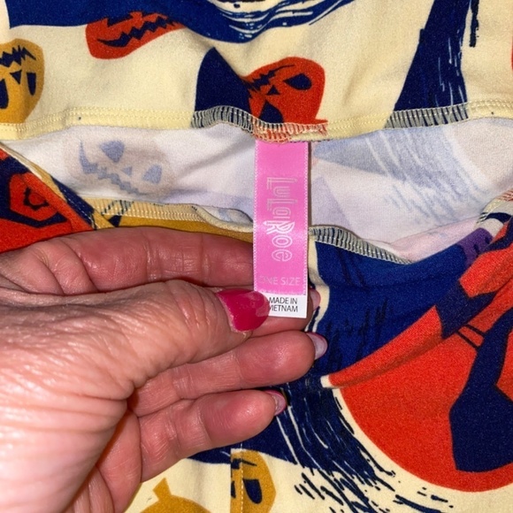 Lularoe one size Nightmare before Christmas leggings excellent condition - Picture 6 of 6